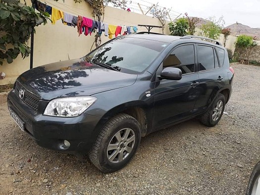 Voiture Toyota RAV 4 in Djibouti