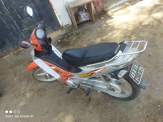 Moto Loncin 110 en excellent état à Djibouti