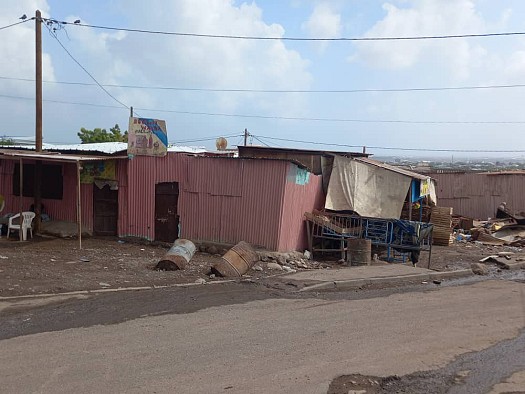 Maison à Wahledaba près du commissariat de police, bon prix négociable